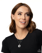 Load image into Gallery viewer, Birthstone Beauty - Green Paparazzi Accessories