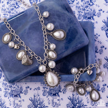 Load image into Gallery viewer, Pearly Pact - Complete Look Paparazzi Accessories