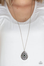 Load image into Gallery viewer, I Am Queen - Green Paparazzi Accessories