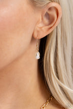 Load image into Gallery viewer, Sophisticated Squared - Gold Paparazzi Accessories