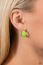 Load image into Gallery viewer, Cover PEARL - Green Paparazzi Accessories
