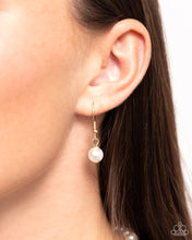 Load image into Gallery viewer, Beachcomber Beauty - Gold Paparazzi Accessories
