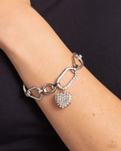 Load image into Gallery viewer, HEART Director - White Papararri Accessories
