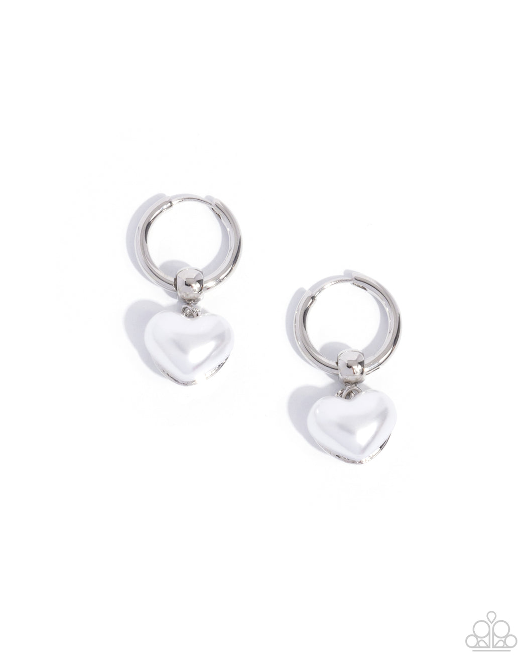 Carriage Chic - White Paparazzi Accessories