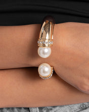 Load image into Gallery viewer, Breathtaking Balance - Gold Paparazzi Accessories
