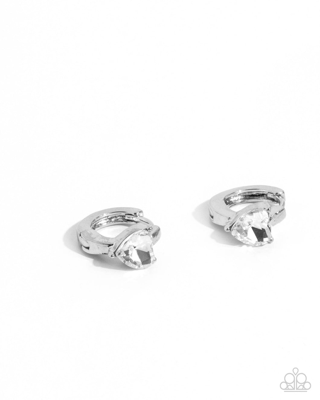 Tenuous Touch - White Paparazzi Accessories