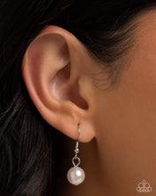 Load image into Gallery viewer, Pearly Pact - Complete Look Paparazzi Accessories
