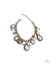 Load image into Gallery viewer, Pearly Pact - Complete Look Paparazzi Accessories
