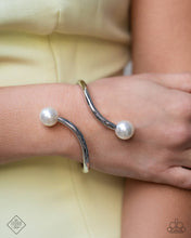 Load image into Gallery viewer, Effulgent Exemplar - White Paparazzi Accessories
