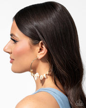 Load image into Gallery viewer, Seashell Sonnet - Gold Paparazzi Accessories
