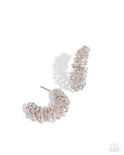 Load image into Gallery viewer, Waltzing Wreath - Silver Paparazzi Accessories
