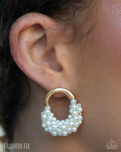Load image into Gallery viewer, Elizabethan Elegance - Gold

