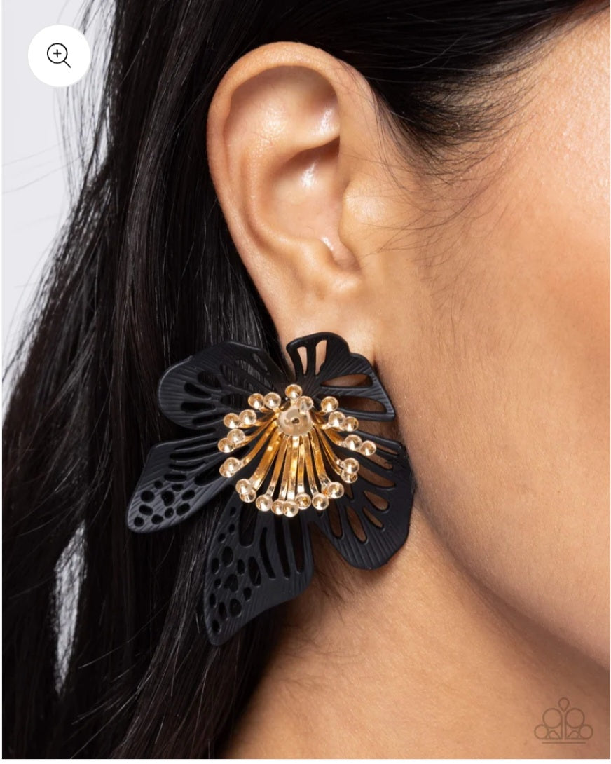 Wonderland Wallflower Black Paparazzi Accessories