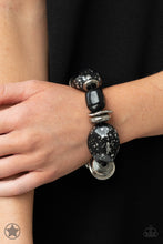 Load image into Gallery viewer, Glaze of Glory - Black Paparazzi Accessories
