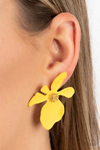 Load image into Gallery viewer, Hawaiian Heiress - Yellow Paparazzi Accessories
