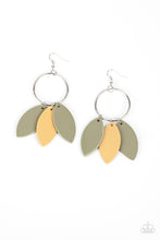 Load image into Gallery viewer, Leafy Laguna - Multi Paparazzi Accesories
