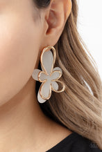 Load image into Gallery viewer, Glimmering Gardens - Gold Paparazzi Accessories
